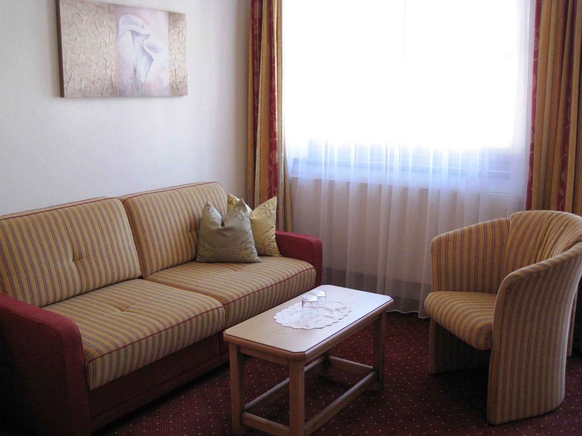 Garni Strasser Aparthotel 4*