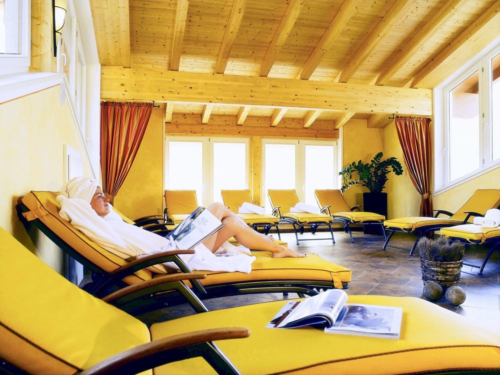 Garni Strasser Aparthotel 4*